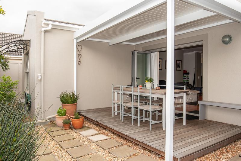 2 Bedroom Property for Sale in Lakeside Western Cape